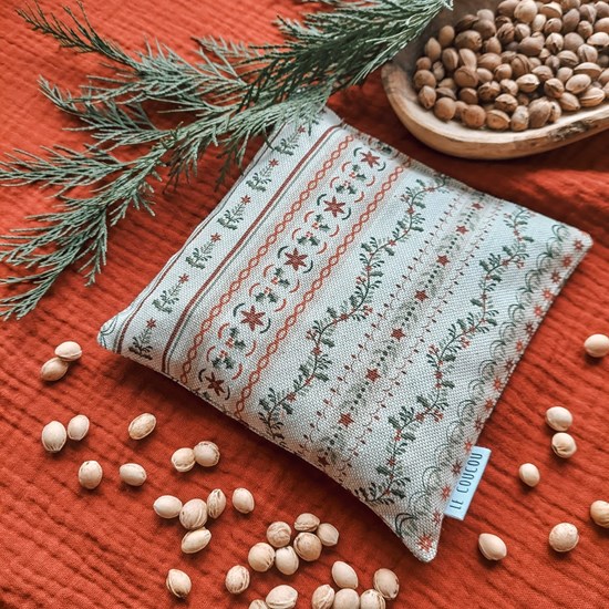 ekologiczny termoforu z pestkami wiśni na kolki i bolący brzuszek