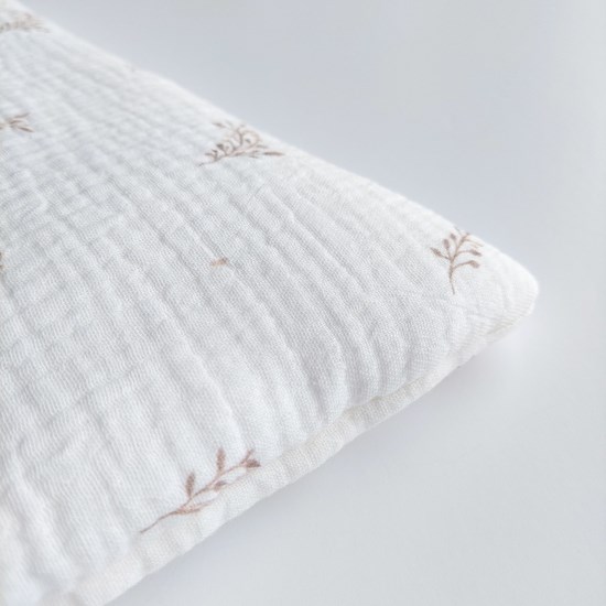 płaska muślinowa poduszka z wypełnieniem wszytym na stałe