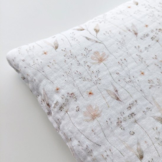 płaska muślinowa poduszka z wypełnieniem wszytym na stałe