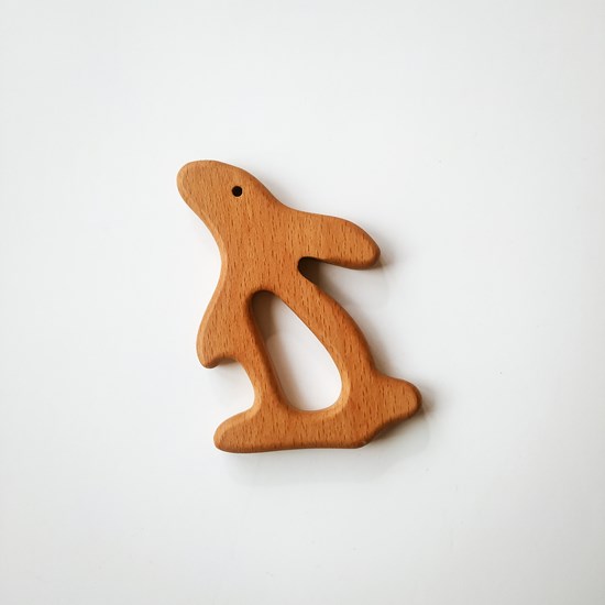 gryzak drewniany w kształcie zajączka