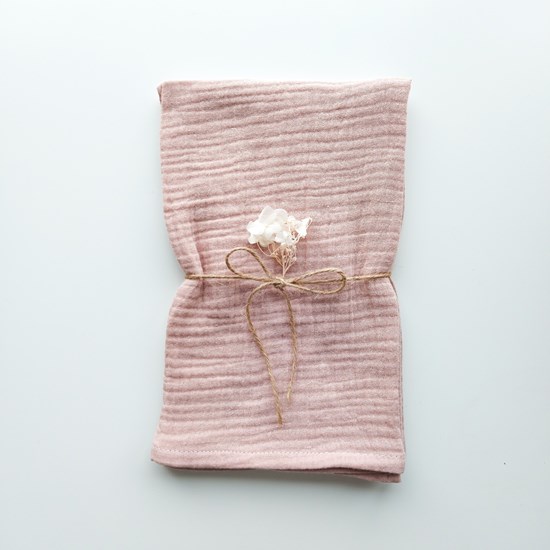 pieluszka muślinowa w kolorze pudrowy róż