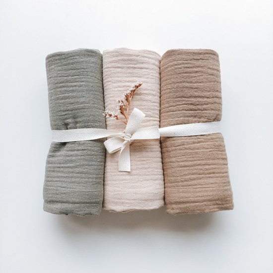 zestaw pieluszek w kolorach natury