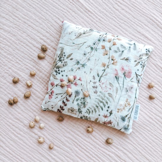 ekologiczny termoforu z pestkami wiśni na kolki i bolący brzuszek