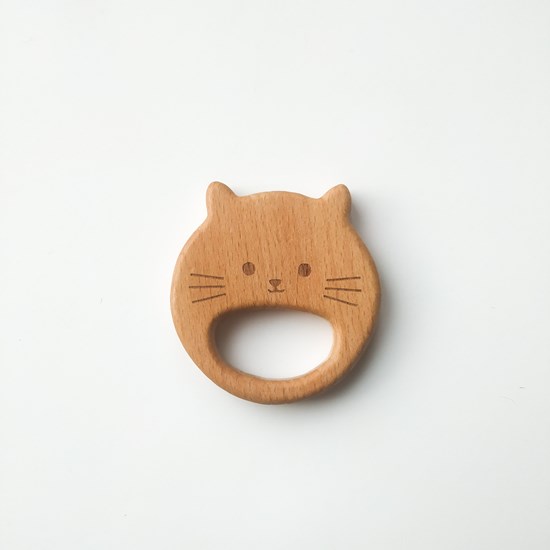 gryzak drewniany w kształcie kotka