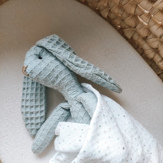 przytulanka króliczek w kolorze błękitu