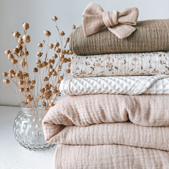 pościel do łóżeczka w kolorze różu