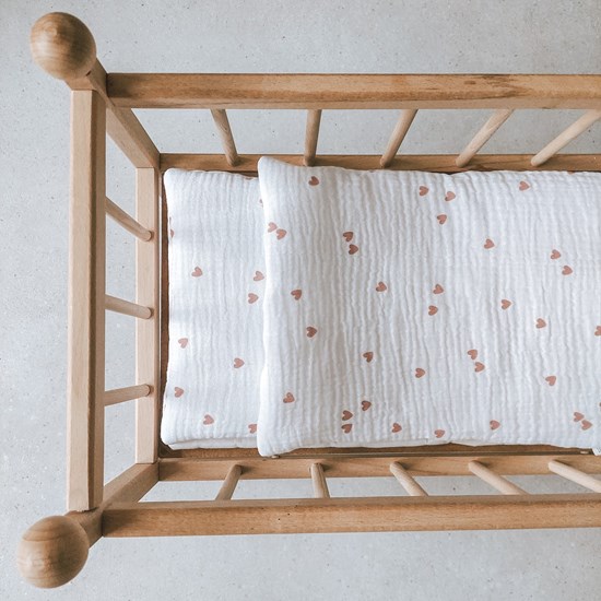 pościel dla lalek w kolorze bieli w serduszka