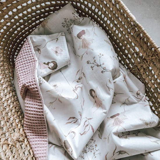 kocyk dwustronny we wróżki oraz wafelek w kolorze różu