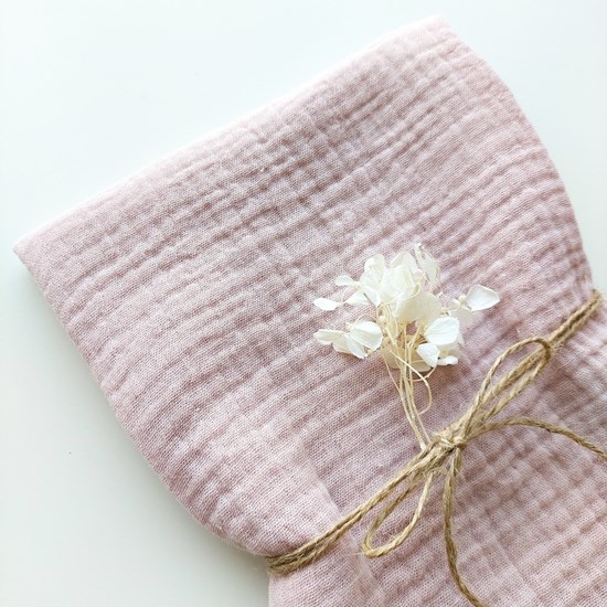 pieluszka muślinowa w kolorze różu