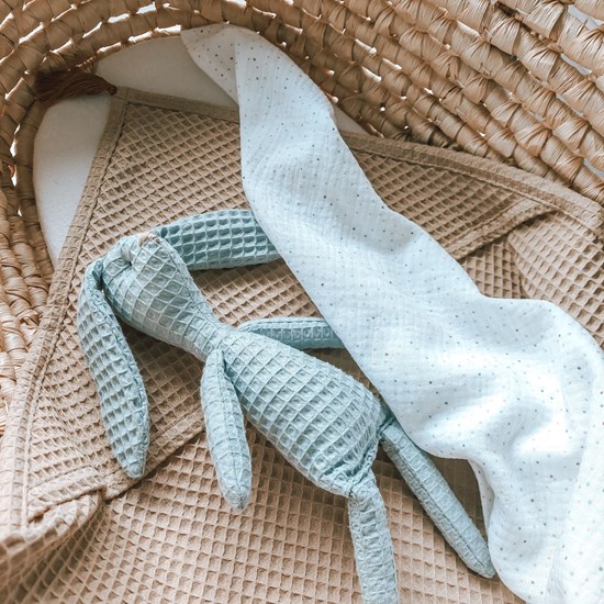 przytulanka króliczek w kolorze błękitu