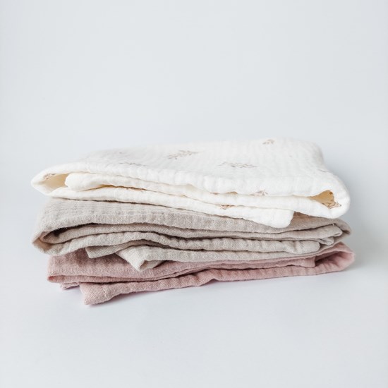 pieluszka muślinowa w kolorze różu