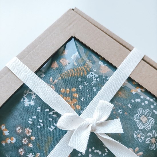 ekologiczny termoforu z pestkami wiśni na kolki i bolący brzuszek