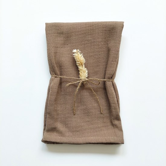 pieluszka muślinowa koloru brązowego