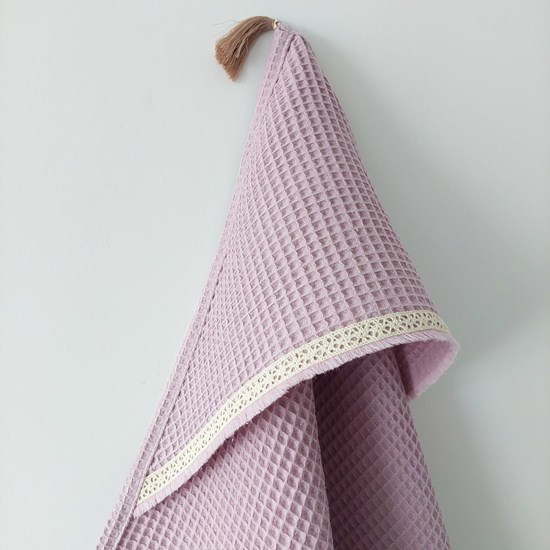 ręcznik wafelkowy z koronką w kolorze różu