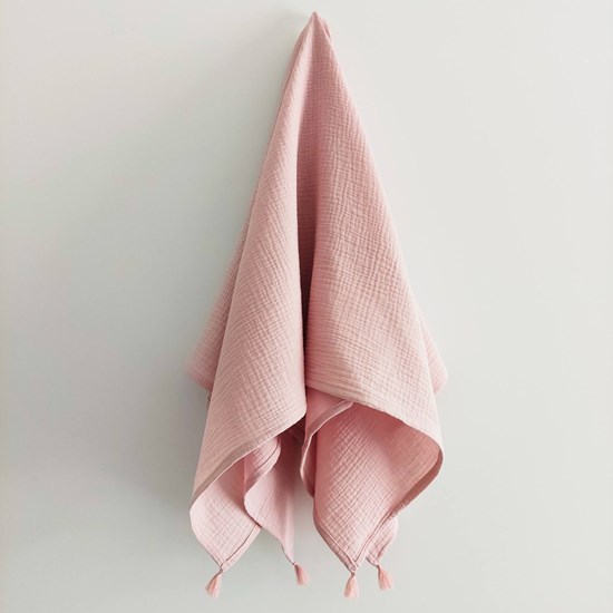 otulacz muślinowy w kolorze różu