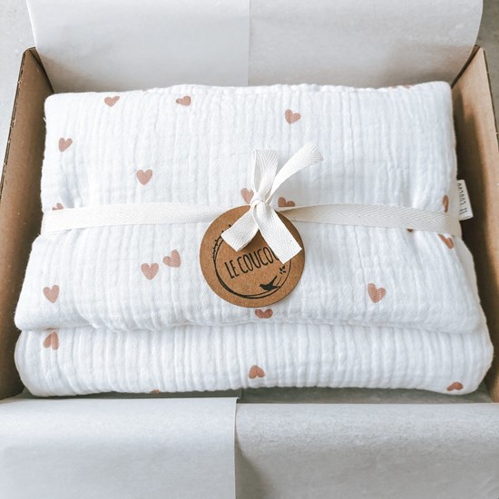 pościel dla lalek w kolorze bieli w serduszka