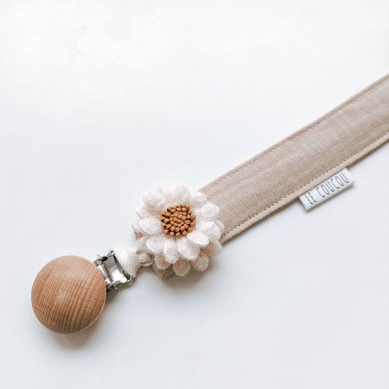 zawieszka do smoczka z kwiatuszkiem