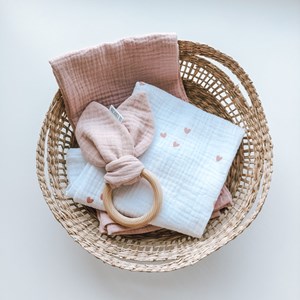 gryzak drewniany z muślinowymi uszami