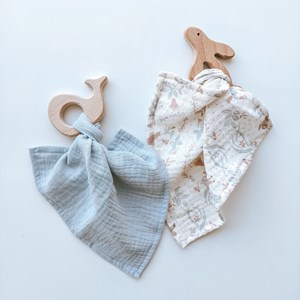 zestaw chusteczek muślinowych w kolorze błękitu i ecru w ptaszki i zajączki