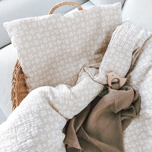 pościel do łóżeczka w listki