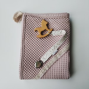 ręcznik wafelkowy z koronką w kolorze różu