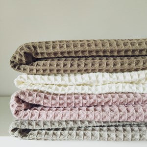 ręcznik wafelkowy z koronką w kolorze ciemny beż