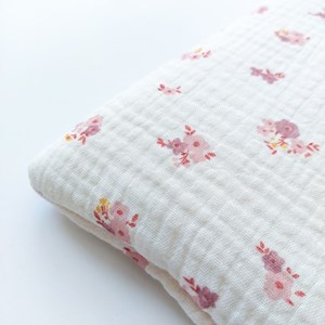 płaska muślinowa poduszka w kwiatki