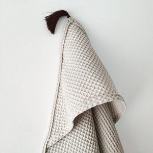 ręcznik wafelkowy w kolorze piaskowego beżu