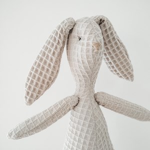 Króliczek przytulanka - piaskowy beż