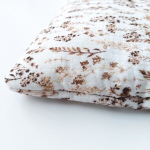 płaska muślinowa poduszka z wypełnieniem wszytym na stałe