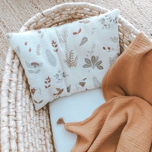 otulacz muślinowy w kolorze camel