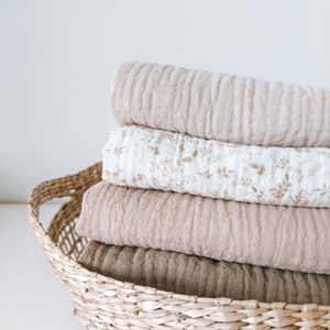 pieluszka muślinowa w kolorze pudrowy róż