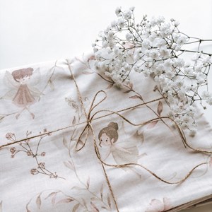 kocyk dwustronny we wróżki oraz wafelek w kolorze różu