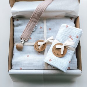 Box prezentowy dla dziewczynki - serduszka róż