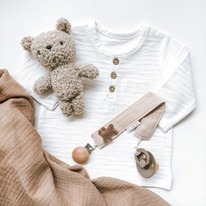 zawieszka do smoczka z misiem dla chłopca