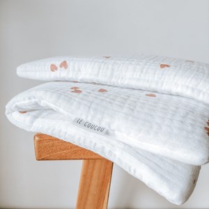 pościel dla lalek w kolorze bieli w serduszka