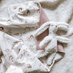 kocyk dwustronny we wróżki oraz wafelek w kolorze różu