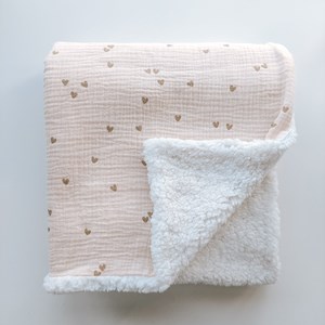 kocyk muślinowy z barankiem w kolorze brzoskwiniowego różu oraz ecru